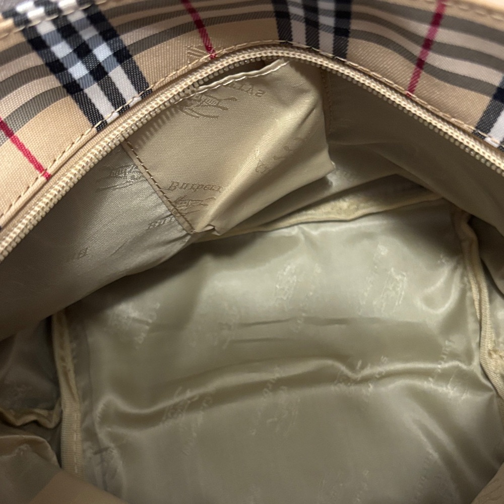 🔥Sold 🔥Burberry Beige and Black Checkered Tote - Picture 10 of 16